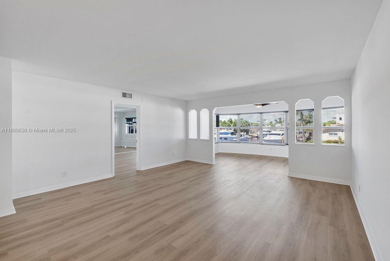 3111 NE 51st St # 202C