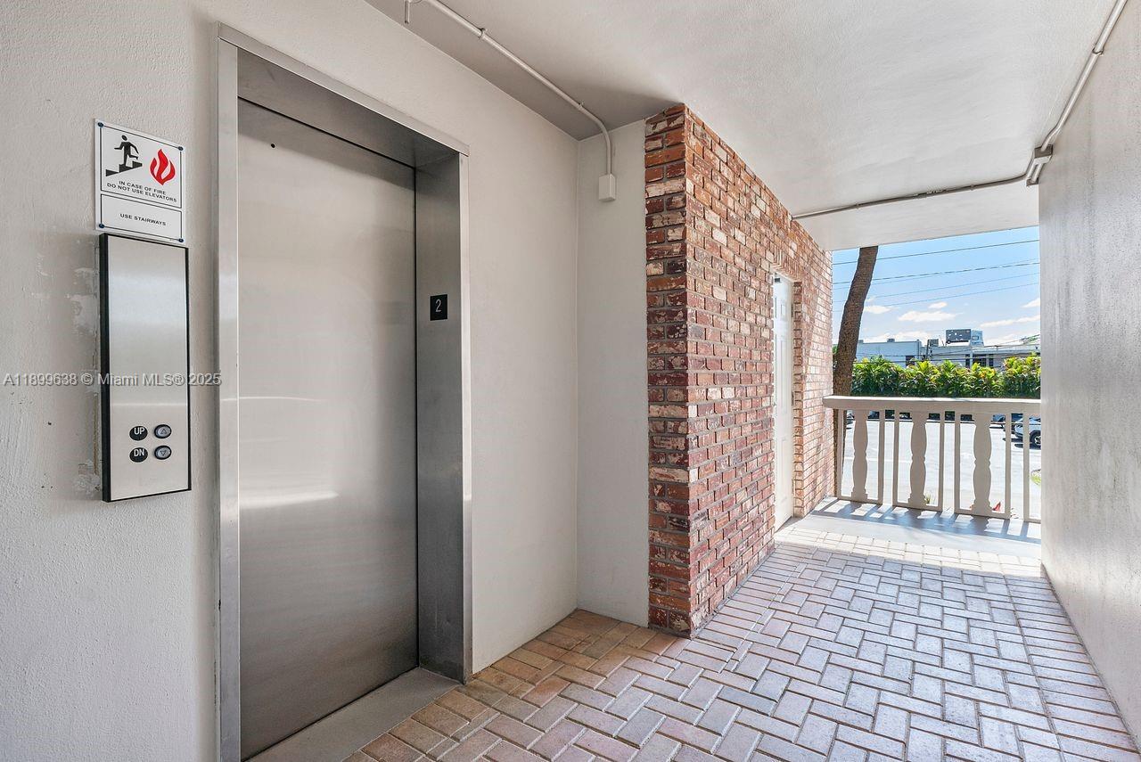 3111 NE 51st St # 202C