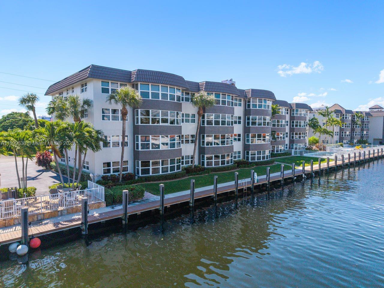 3111 NE 51st St # 202C