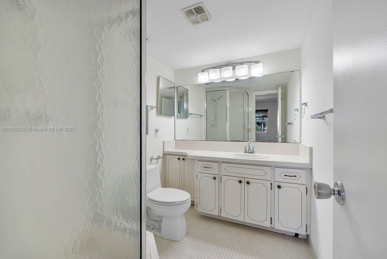 3111 NE 51st St # 202C