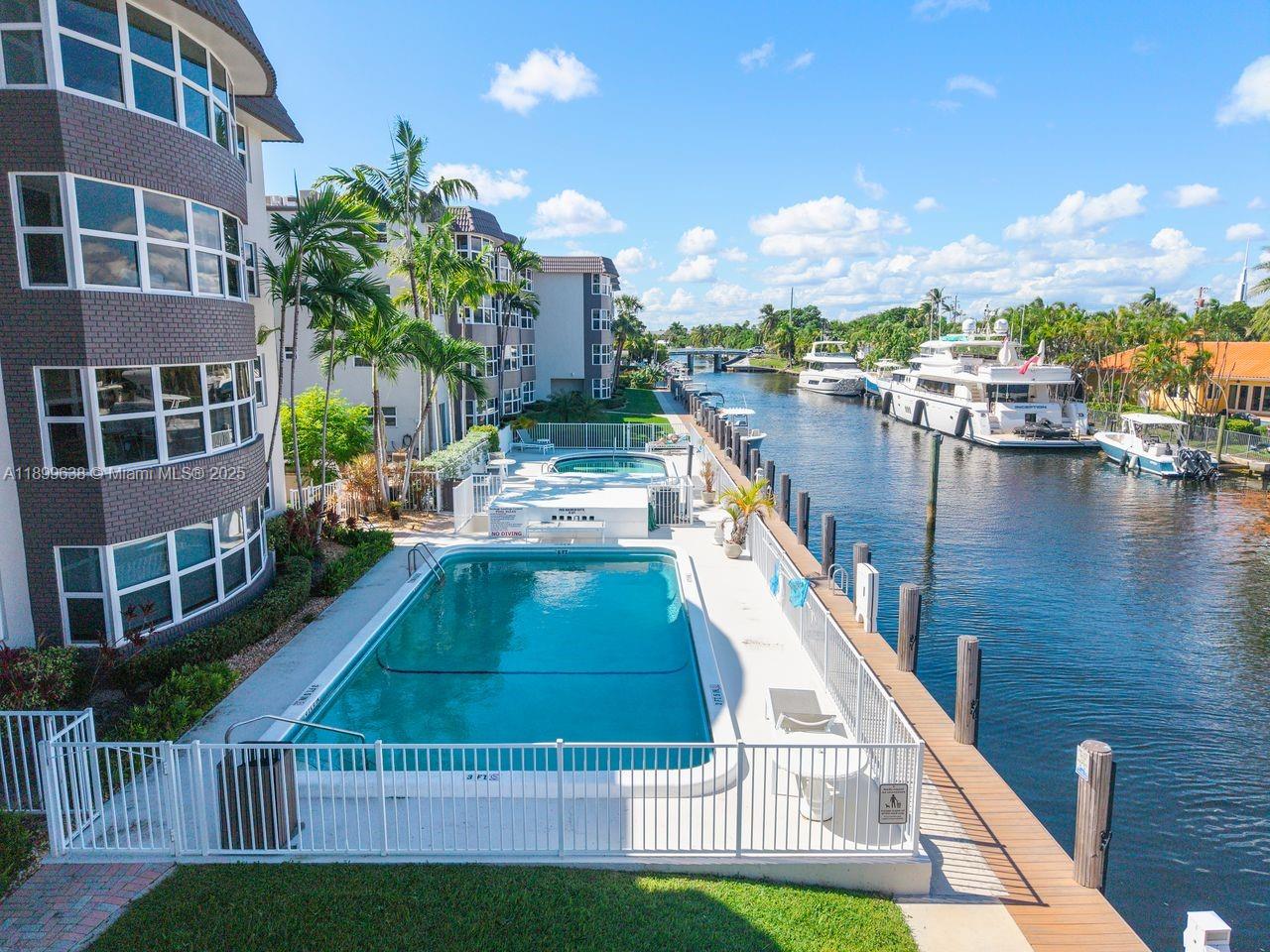 3111 NE 51st St # 202C