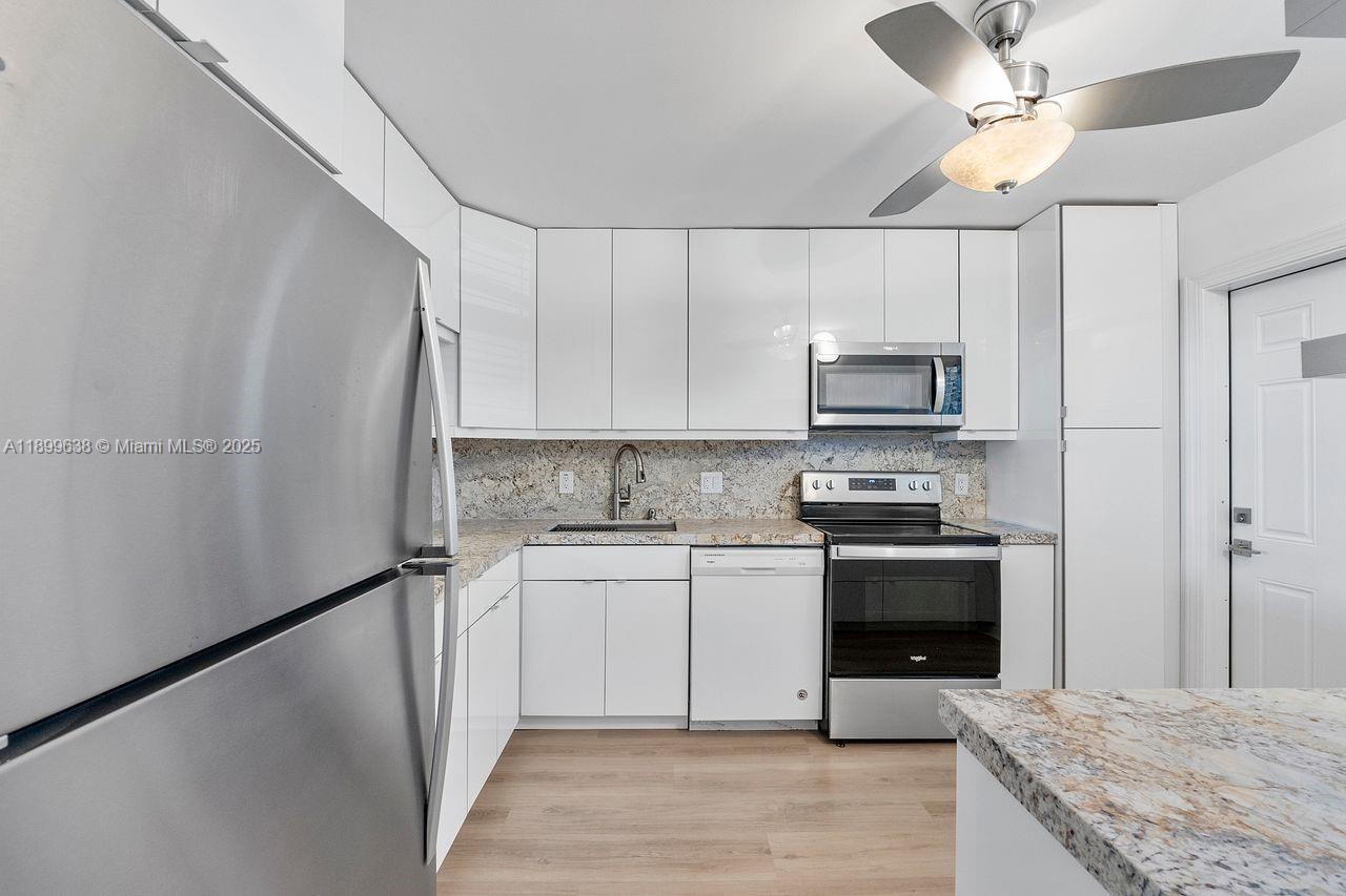 3111 NE 51st St # 202C