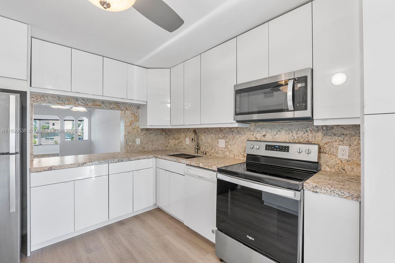 3111 NE 51st St # 202C