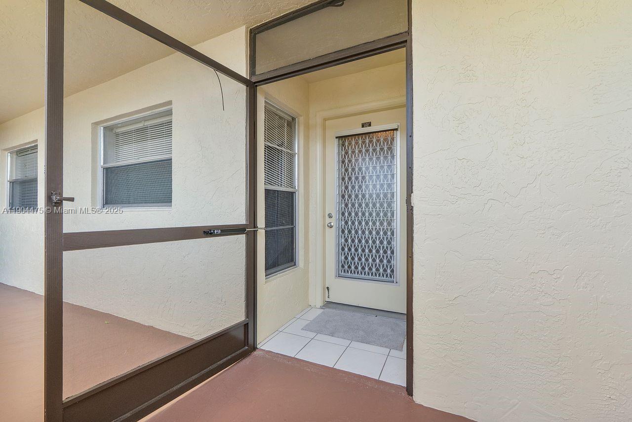 23249 N Barwood Ln N # 102