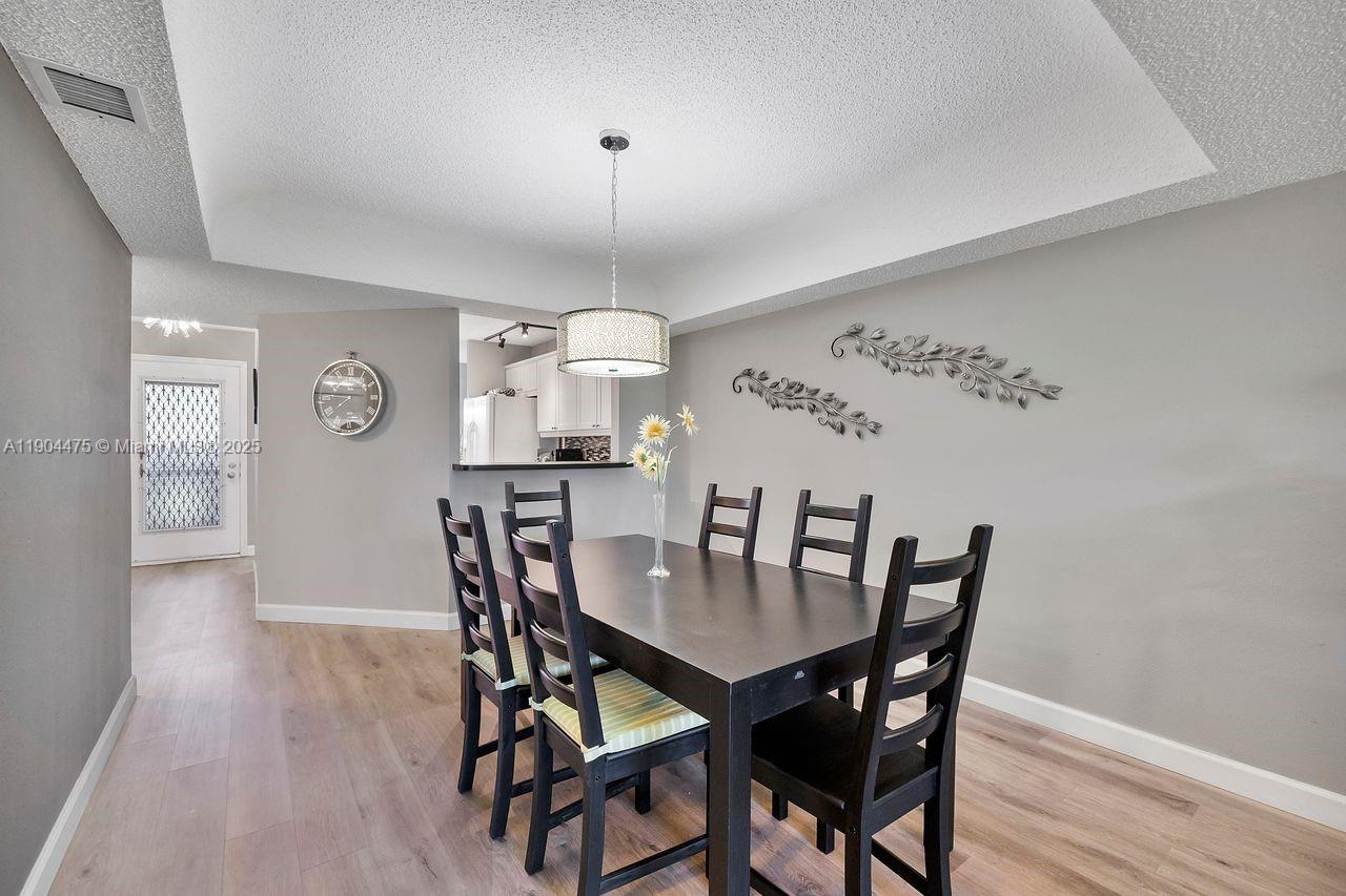 23249 N Barwood Ln N # 102