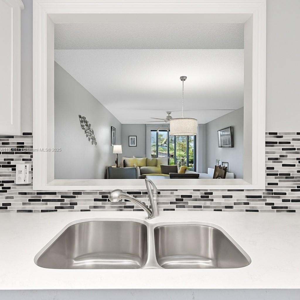 23249 N Barwood Ln N # 102