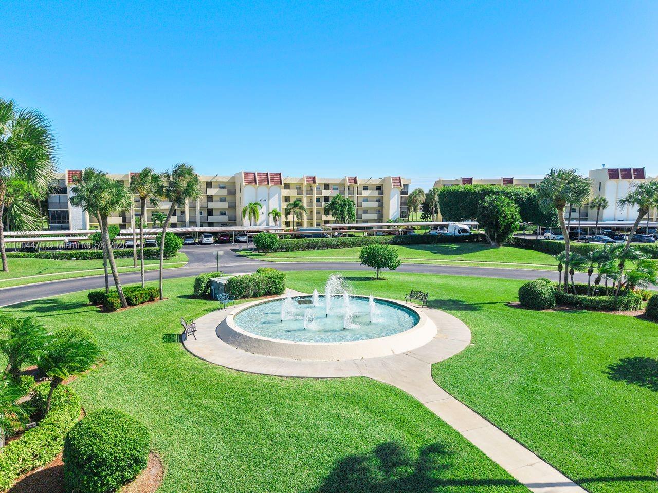 23249 N Barwood Ln N # 102