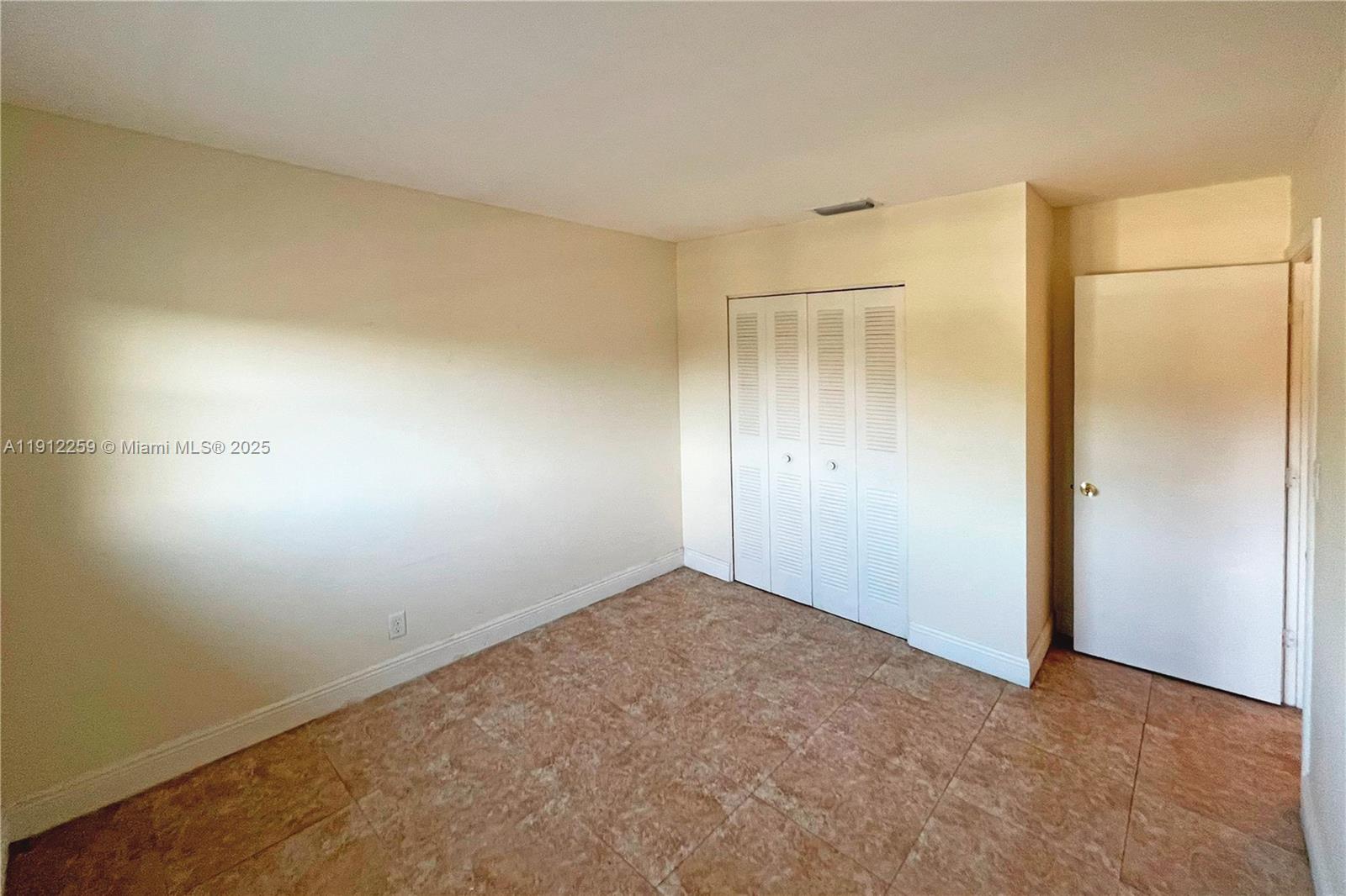 5174 NE 6th Ave # 520