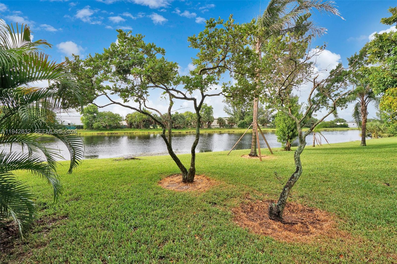 2200 S Cypress Bend Dr # 406