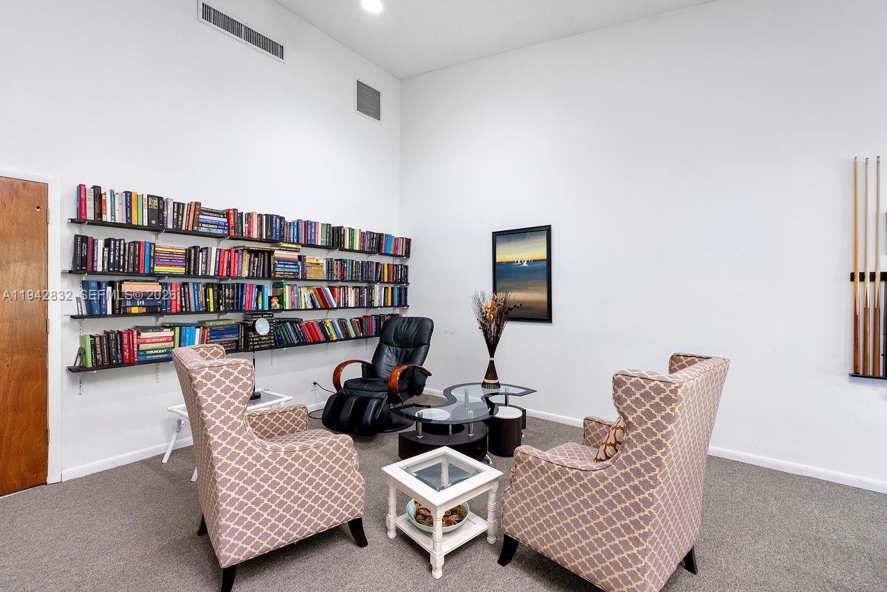 2200 S Cypress Bend Dr # 406