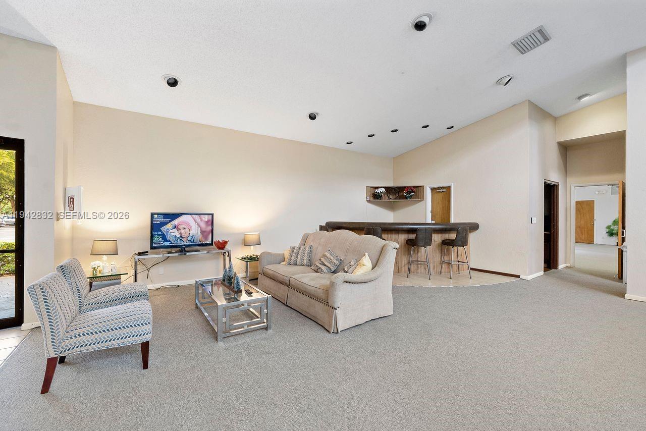 2200 S Cypress Bend Dr # 406