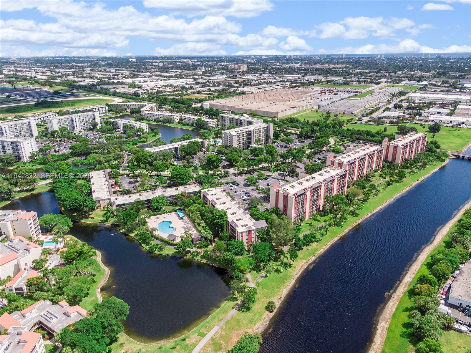 2200 S Cypress Bend Dr # 406