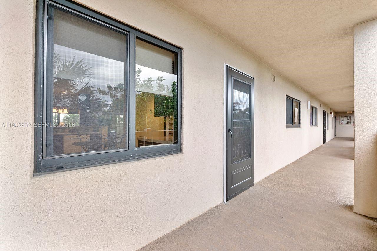 2200 S Cypress Bend Dr # 406