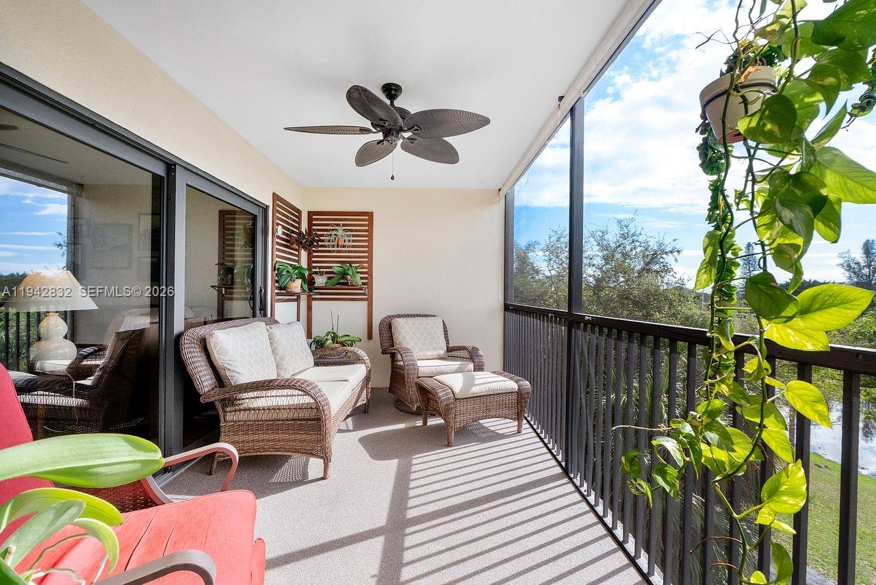 2200 S Cypress Bend Dr # 406