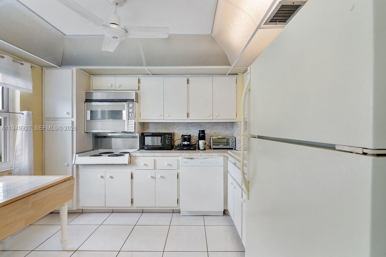 201 N Ocean Blvd # 112