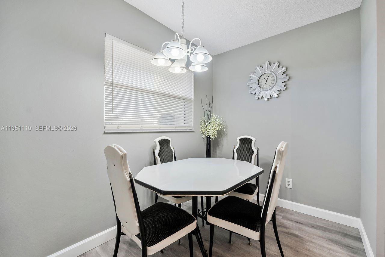 23249 N Barwood Ln N # 102