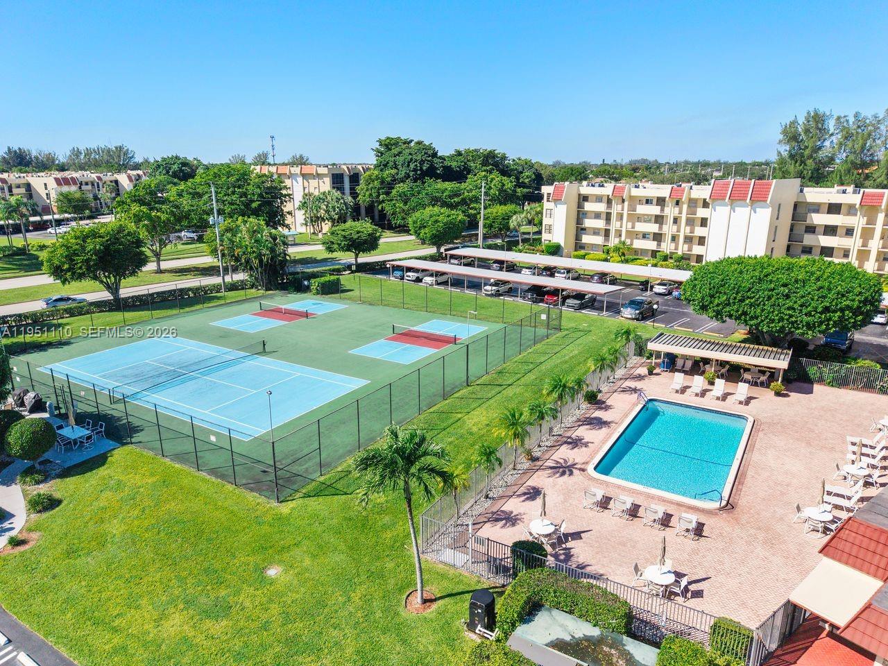 23249 N Barwood Ln N # 102