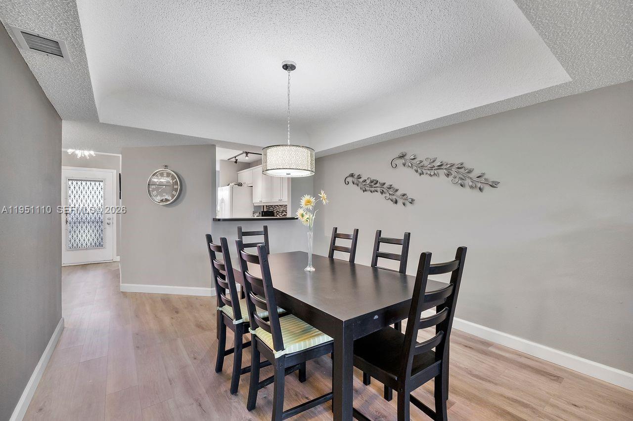 23249 N Barwood Ln N # 102