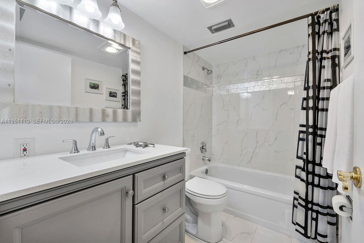 23249 N Barwood Ln N # 102