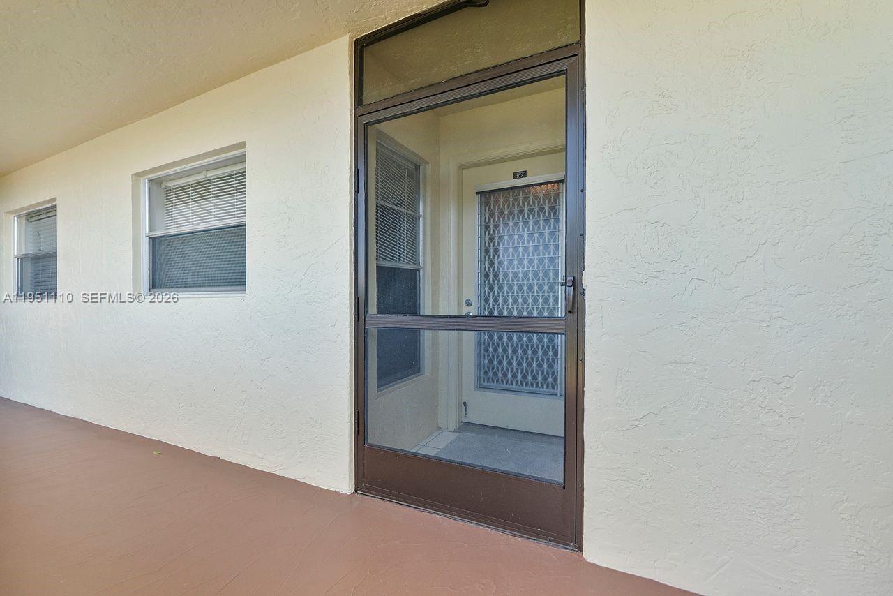 23249 N Barwood Ln N # 102