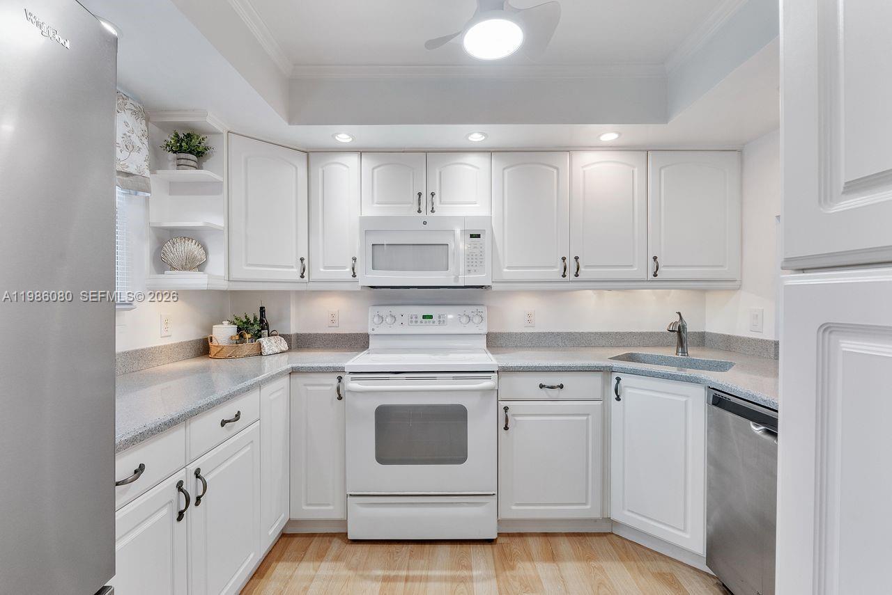 109 Royal Park Dr # 2F