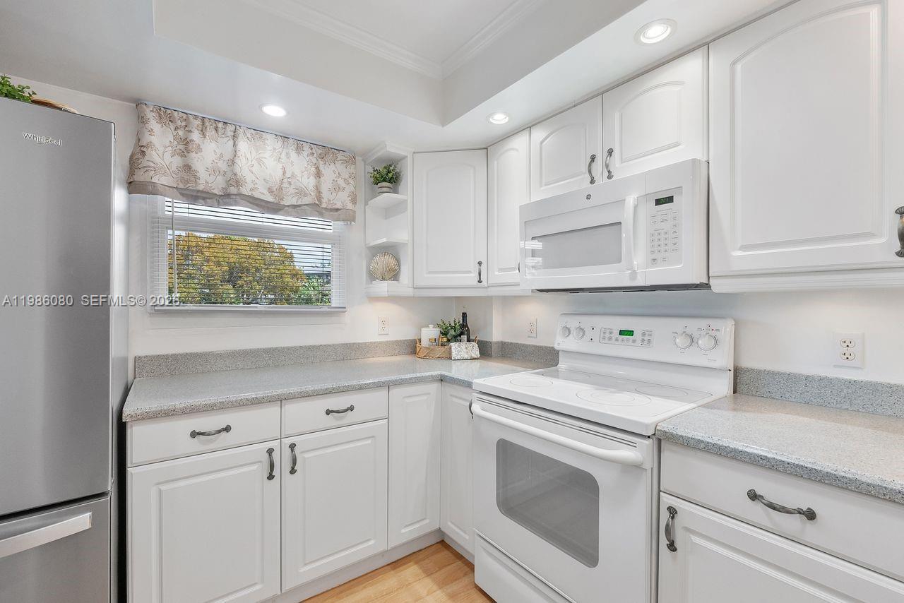 109 Royal Park Dr # 2F