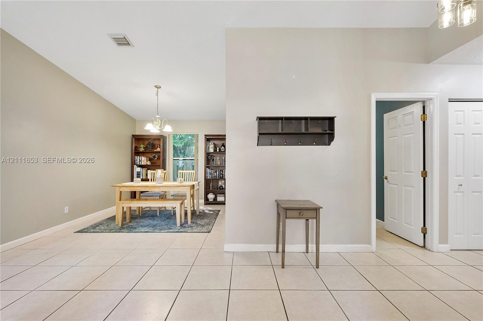 1042 NE 38th St