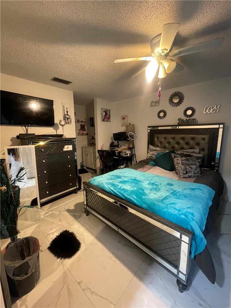 207 Lake Pointe Dr 203