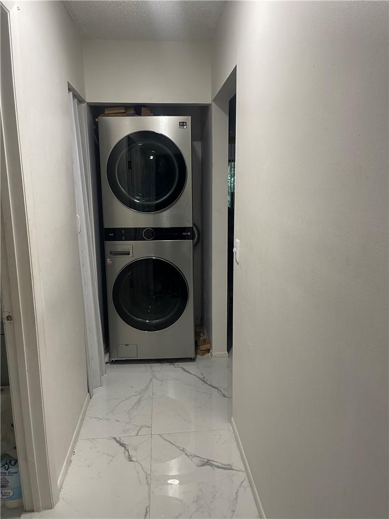 207 Lake Pointe Dr 203