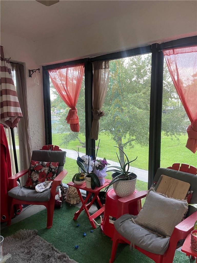 207 Lake Pointe Dr 203