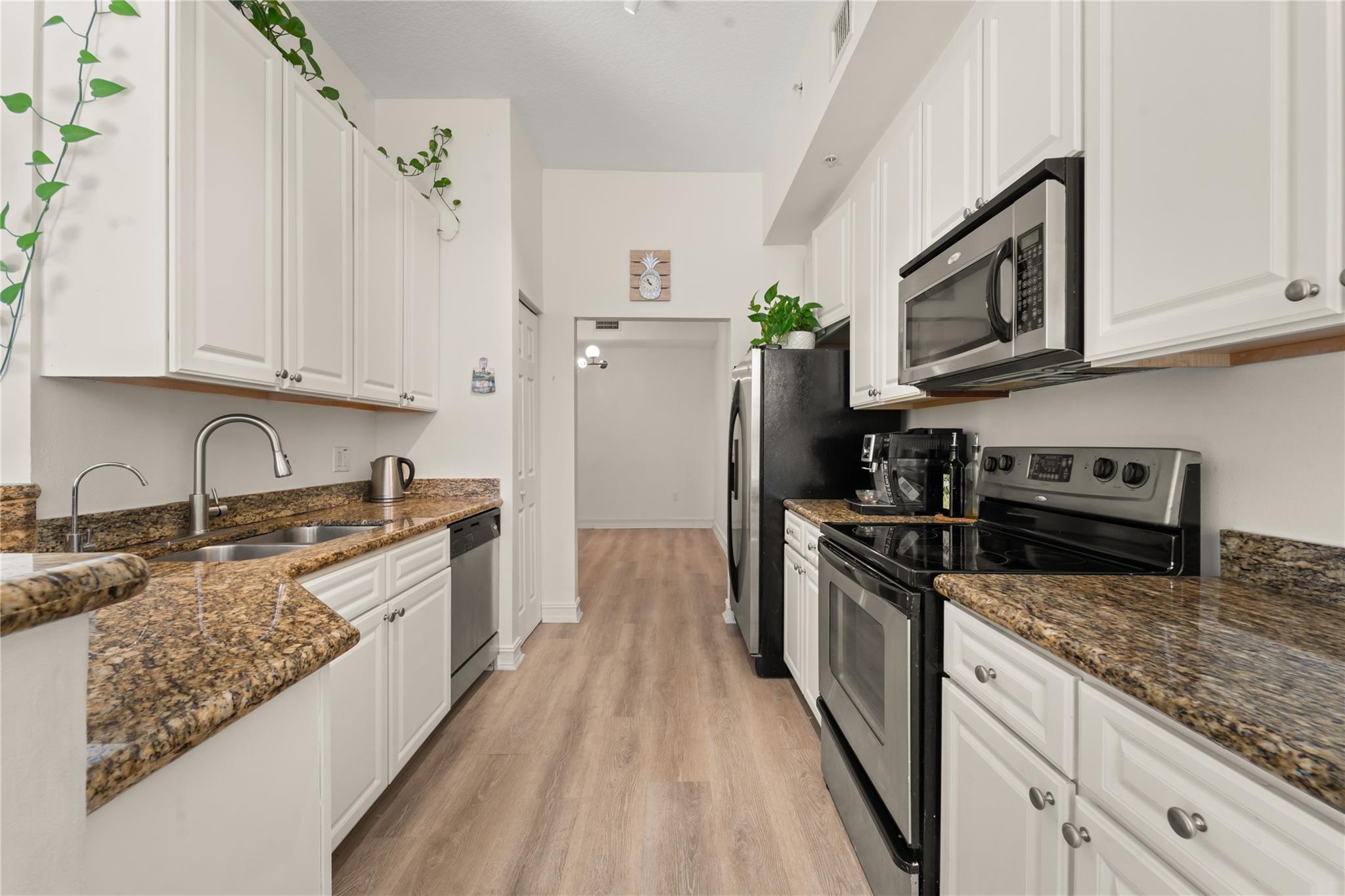 3001 NE 185th St 323