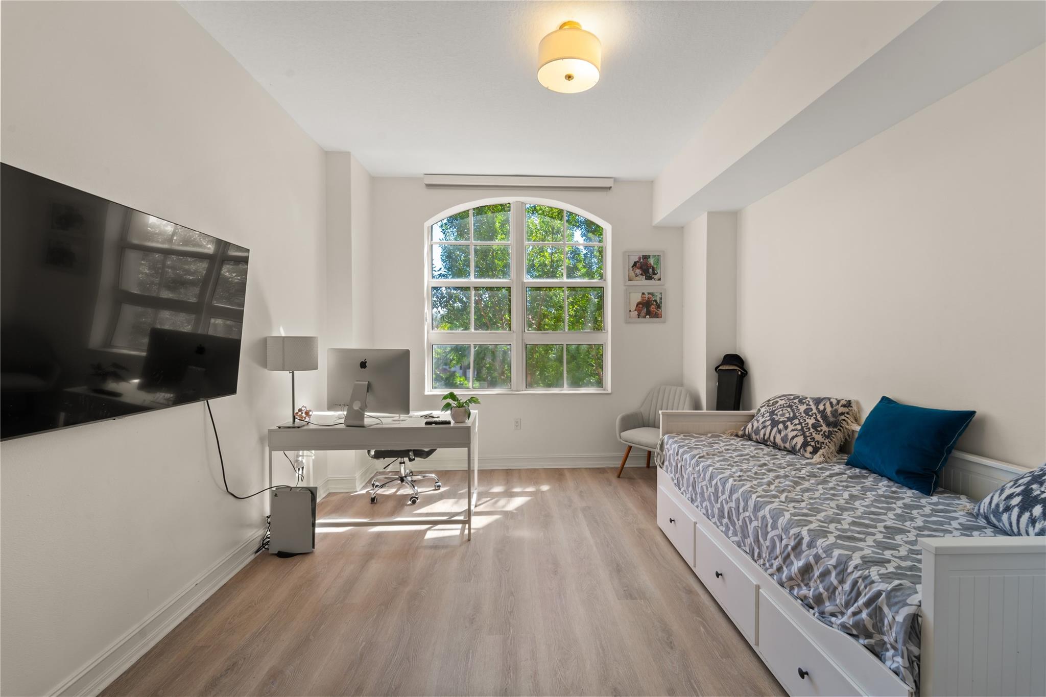 3001 NE 185th St 323