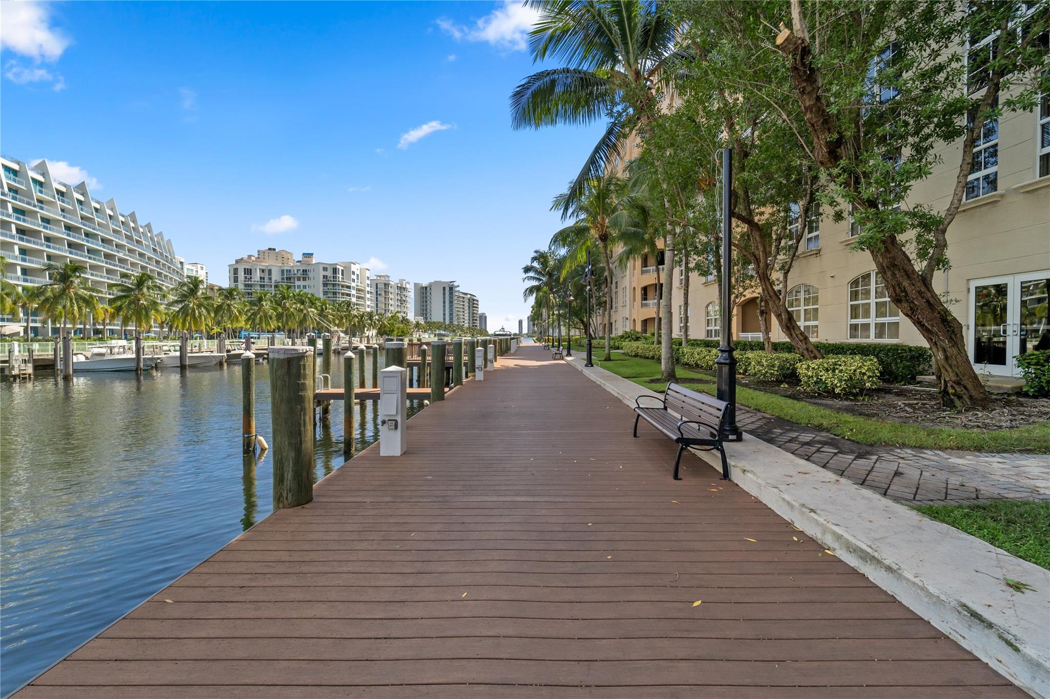 3001 NE 185th St 323