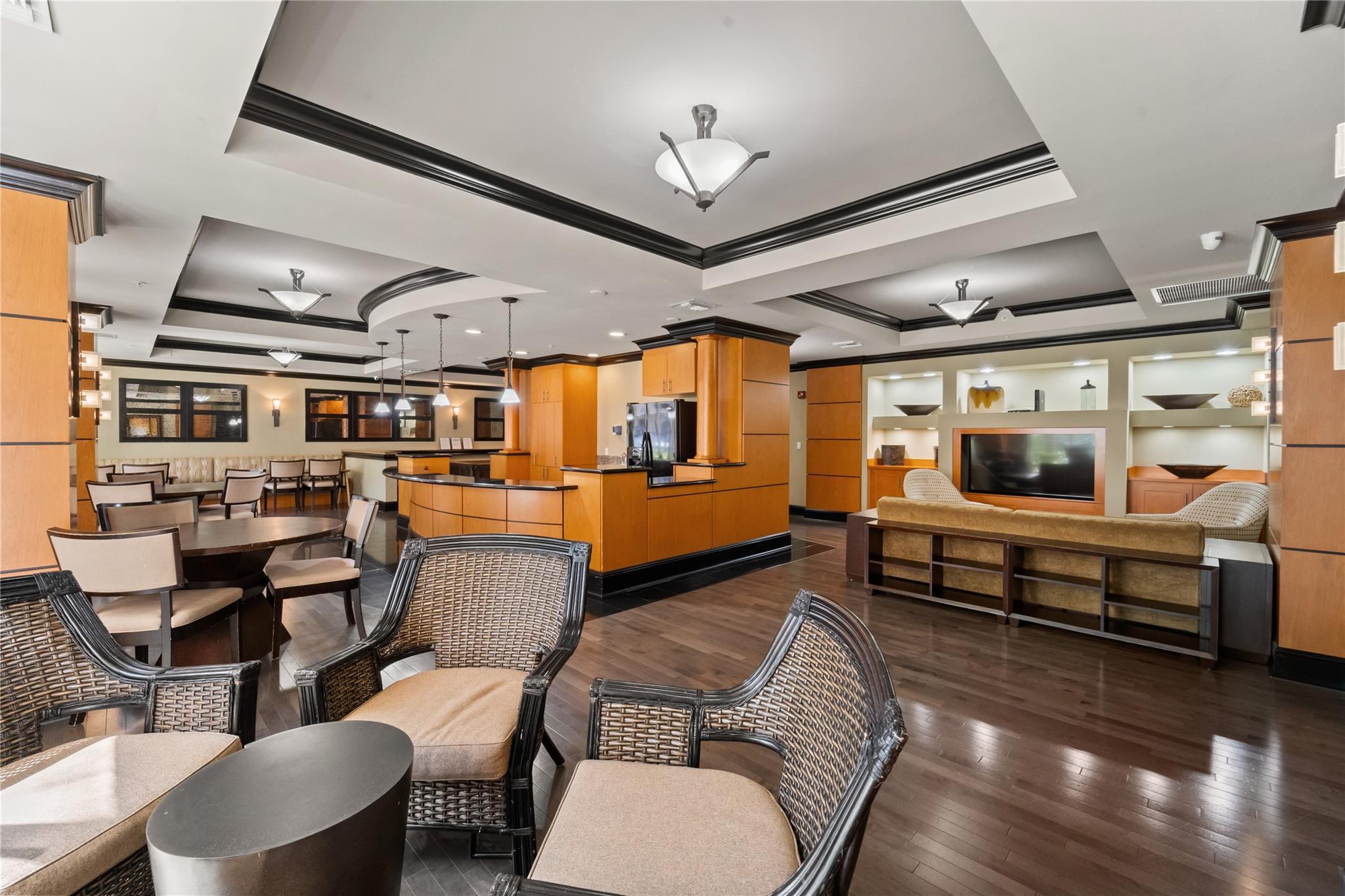 3001 NE 185th St 323