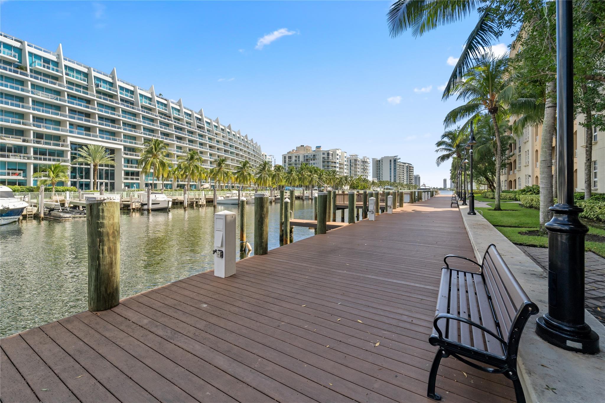 3001 NE 185th St 323