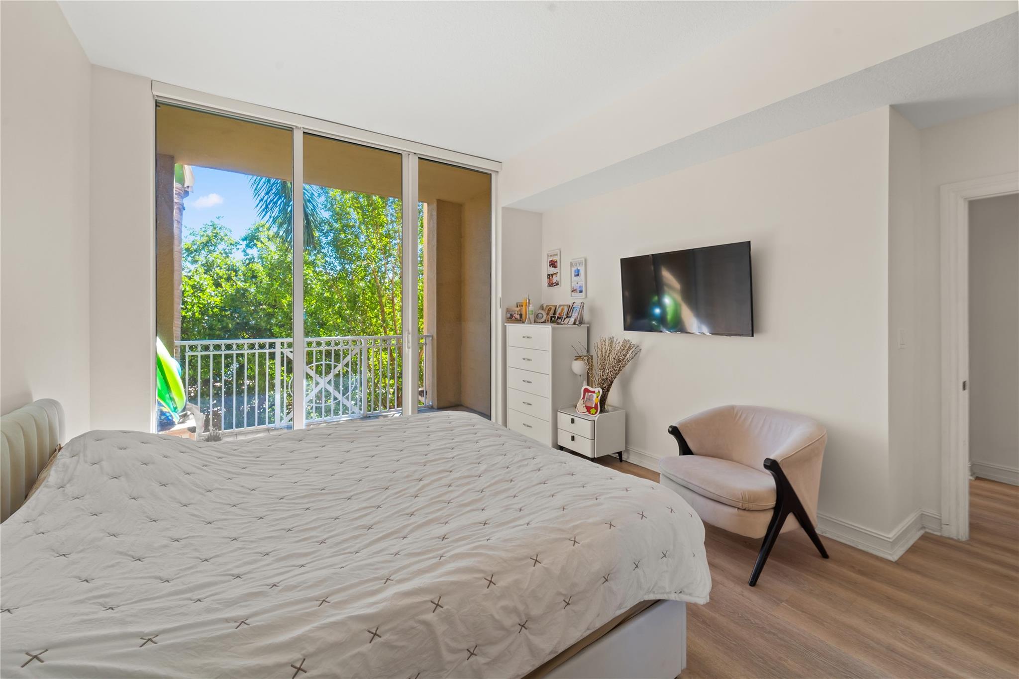 3001 NE 185th St 323