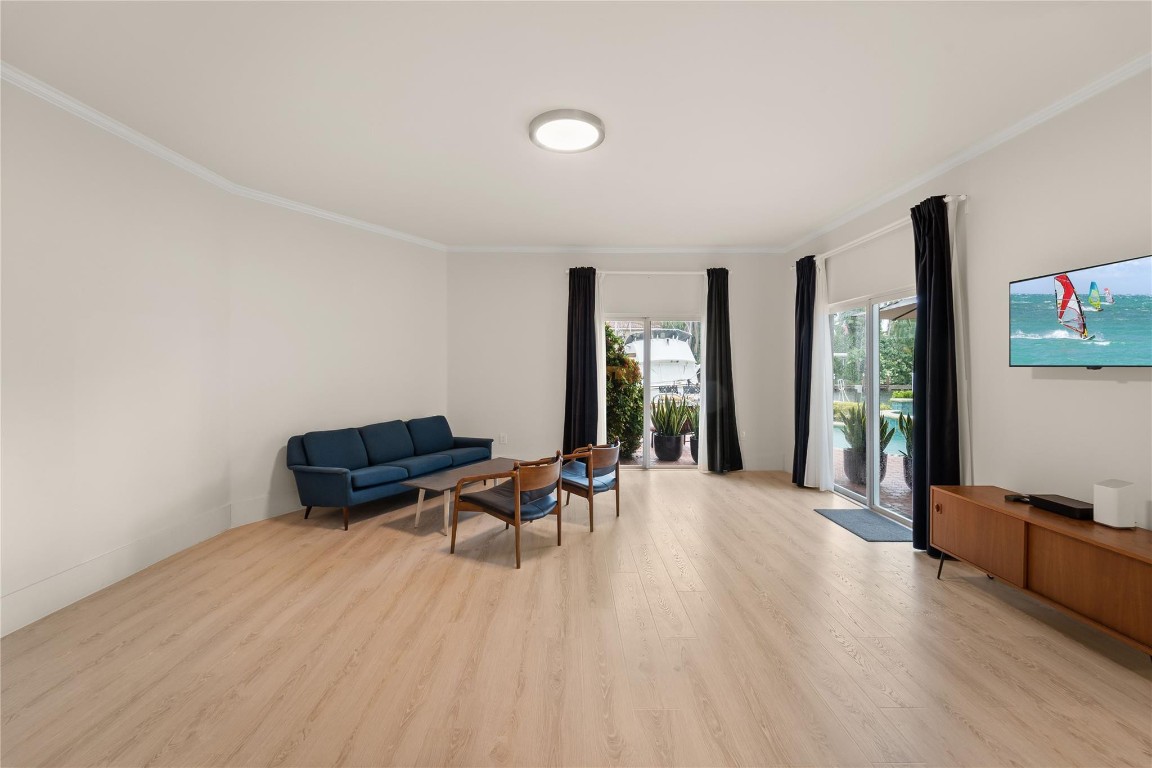 70 Isle Of Venice Dr 102