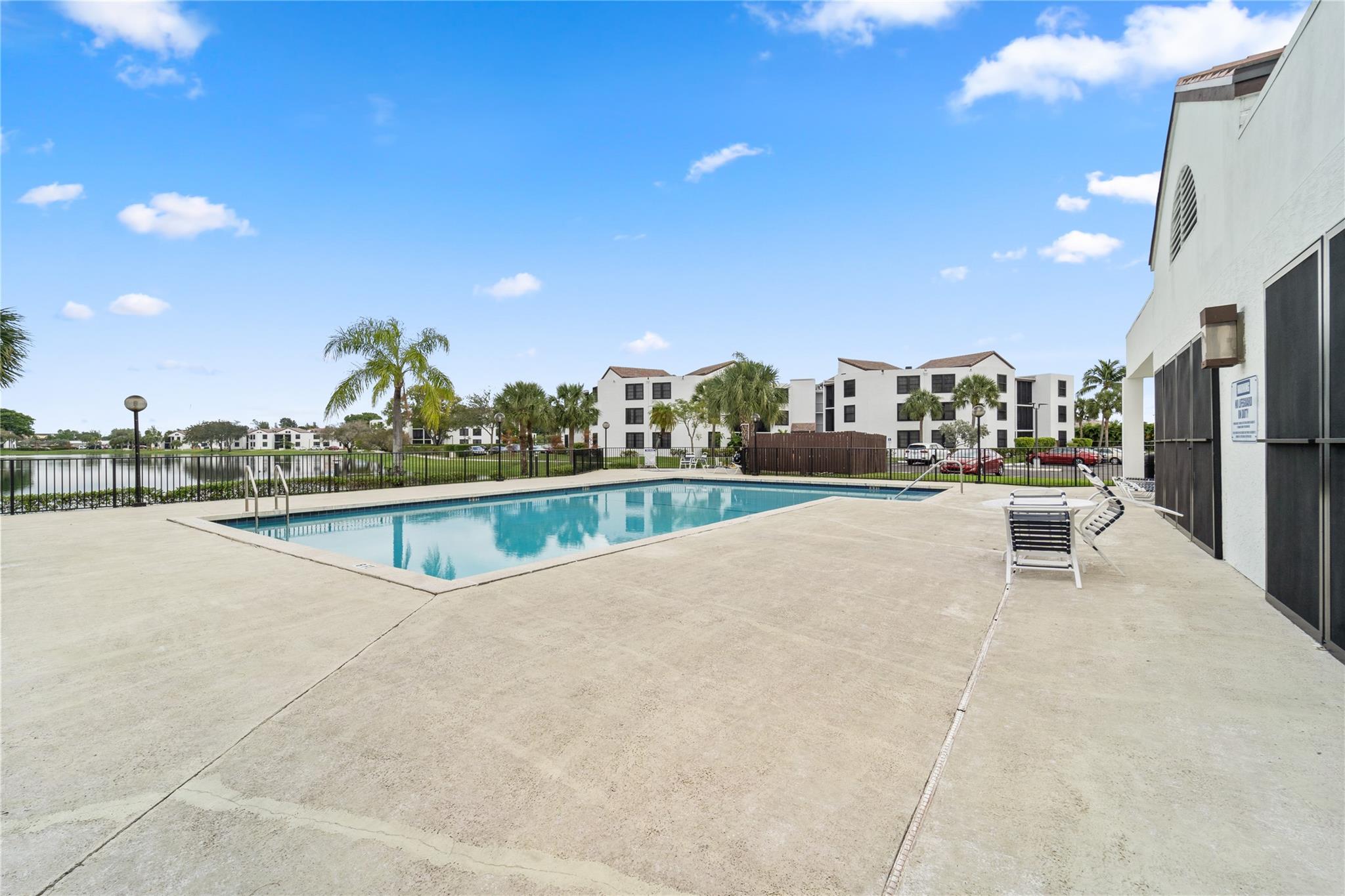 207 Lake Pointe Dr 203