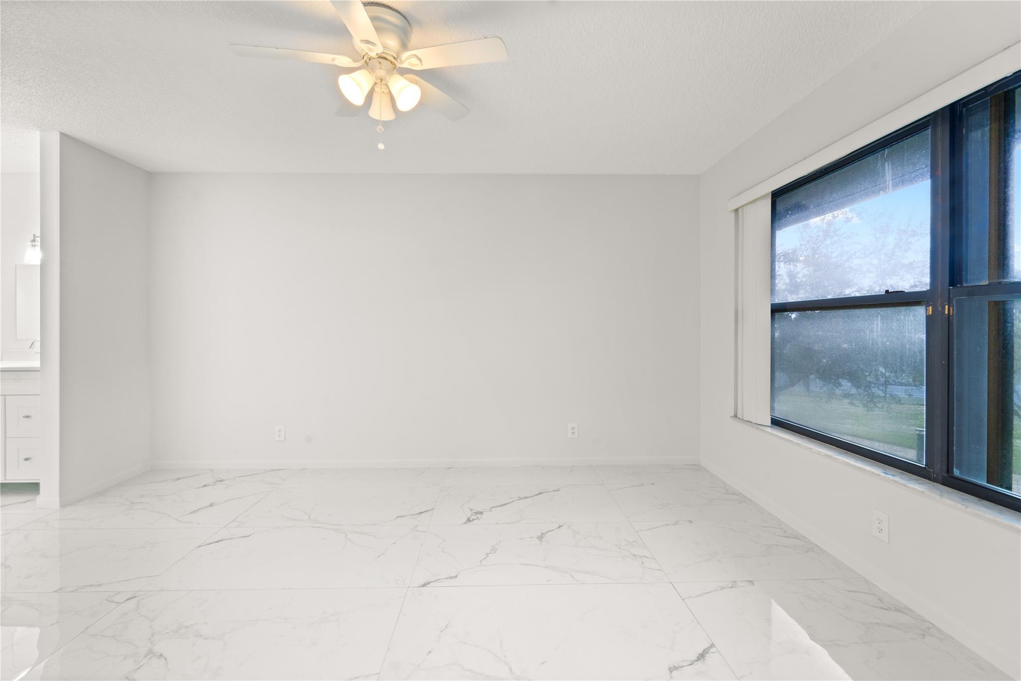 207 Lake Pointe Dr 203