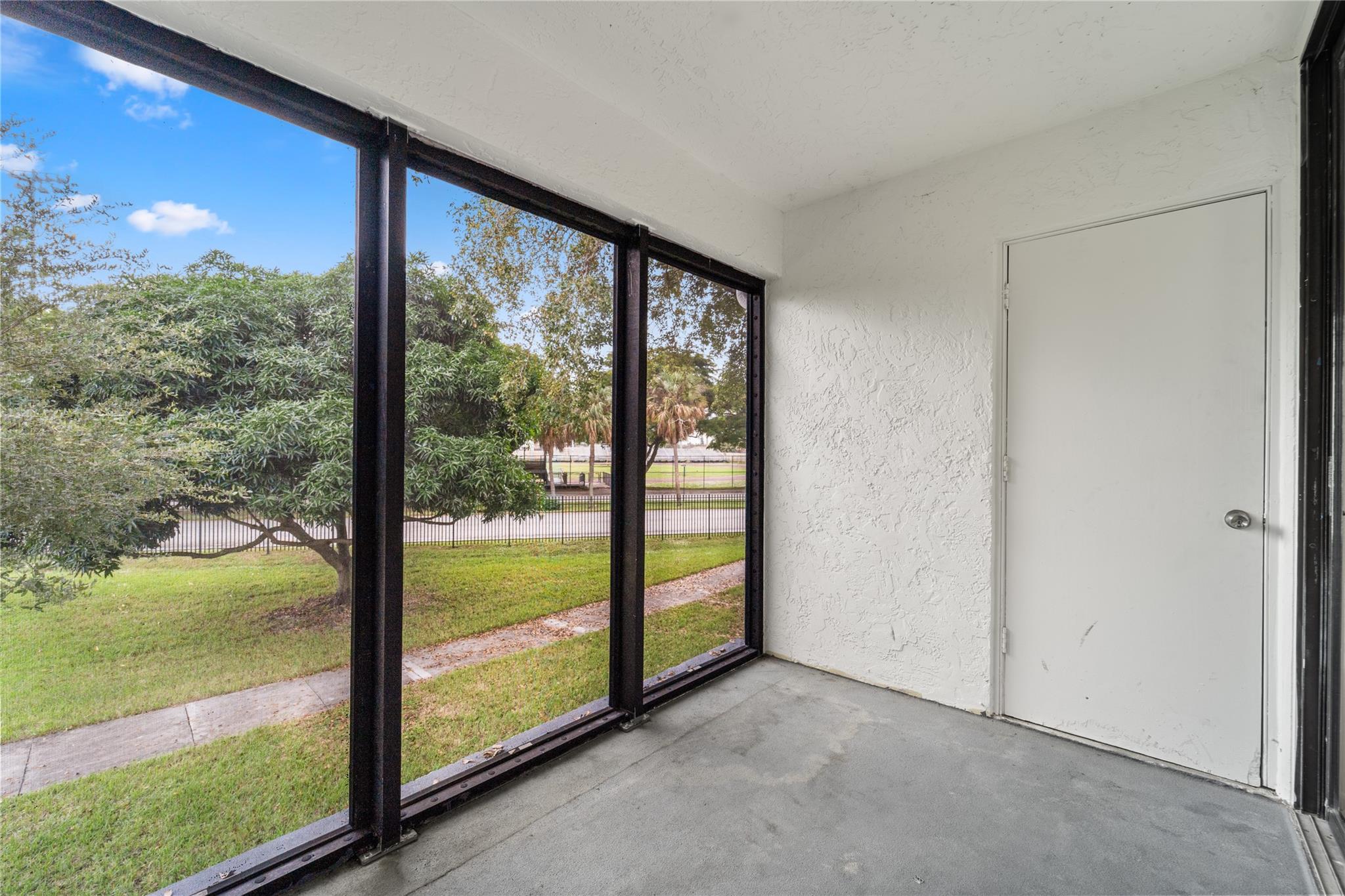 207 Lake Pointe Dr 203