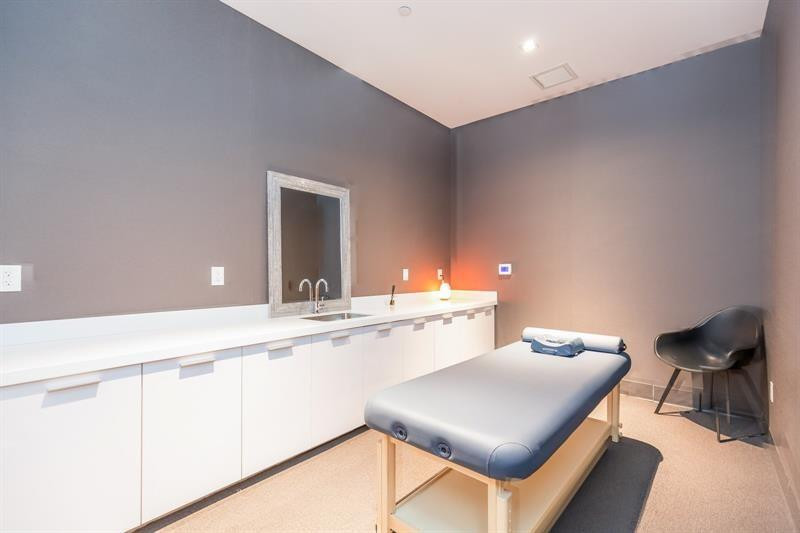 1600 NE 1st Ave 3203