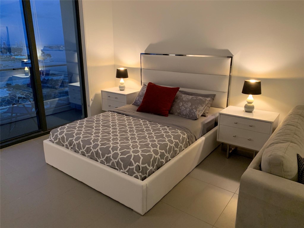 1600 NE 1st Ave 3203