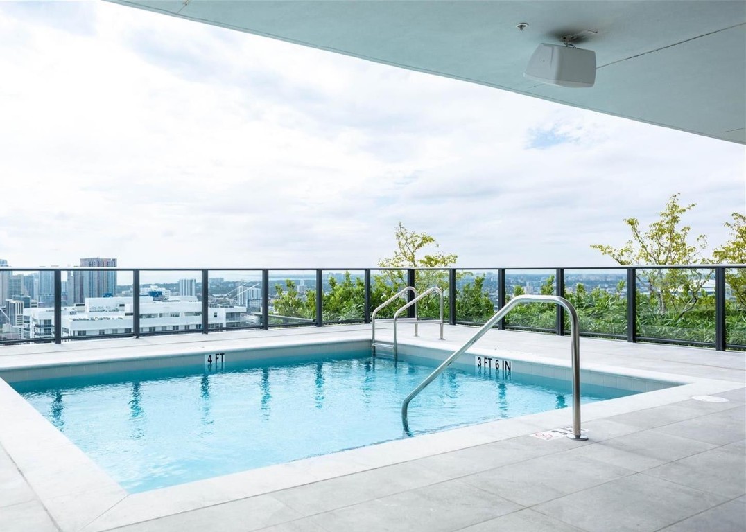 1600 NE 1st Ave 3203