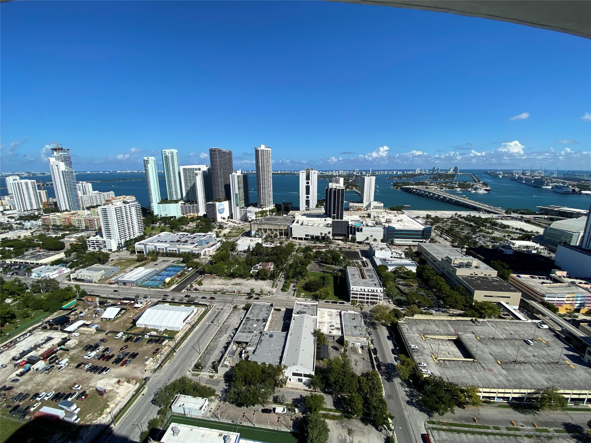 1600 NE 1st Ave 3203