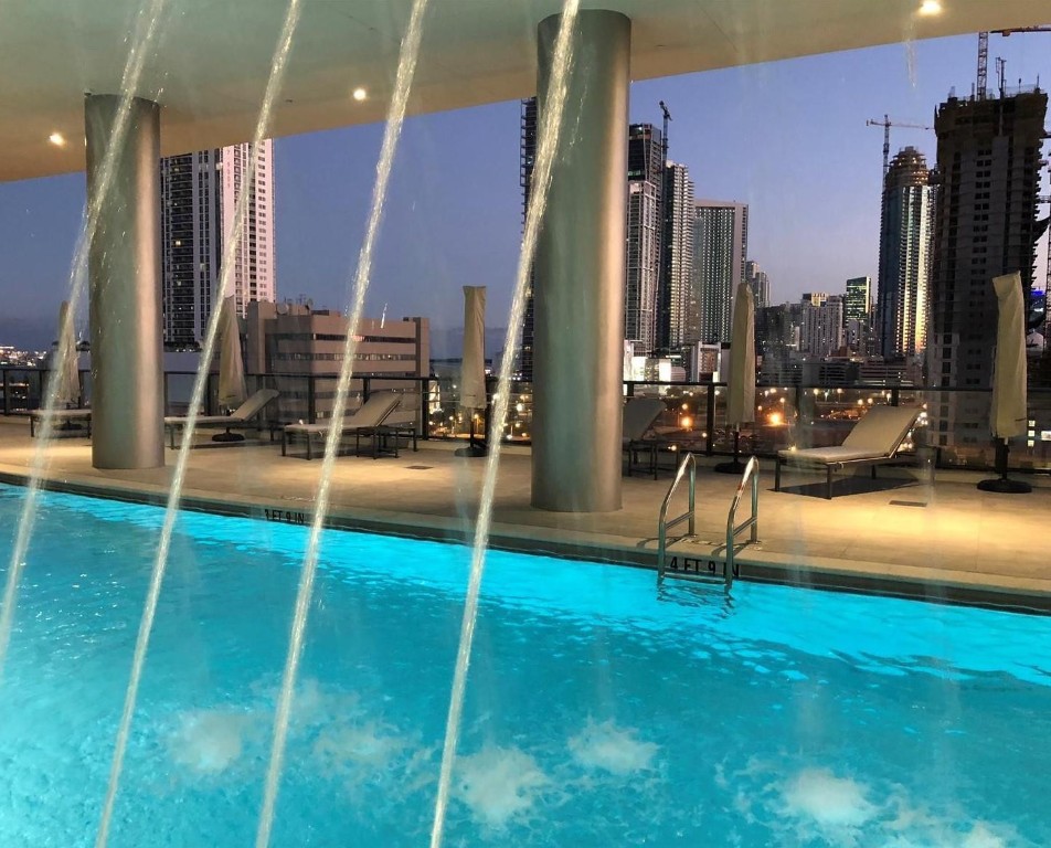 1600 NE 1st Ave 3203