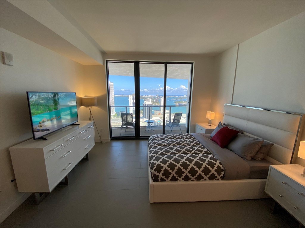 1600 NE 1st Ave 3203