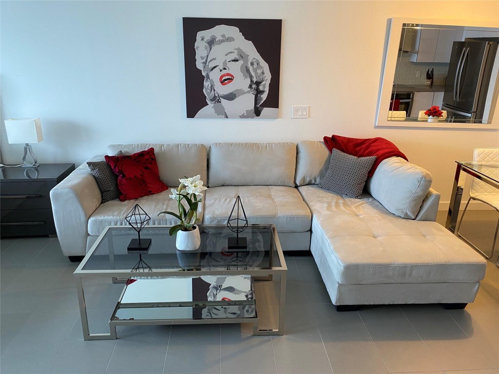 1600 NE 1st Ave 3203