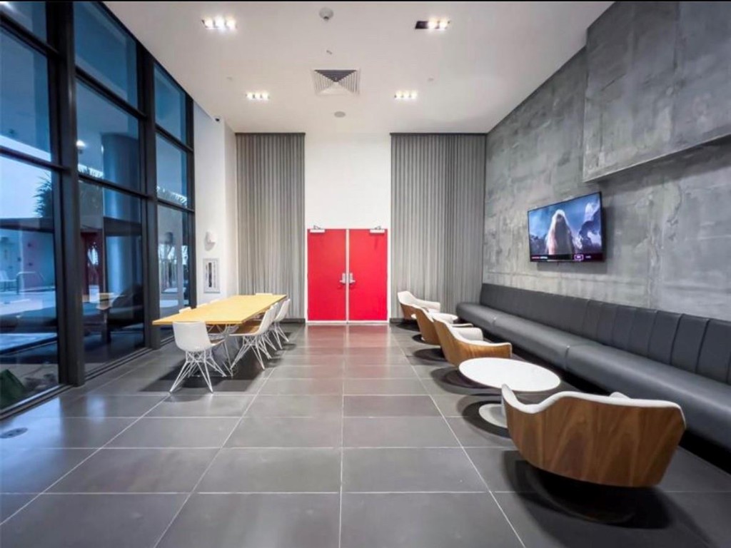 1600 NE 1st Ave 3203