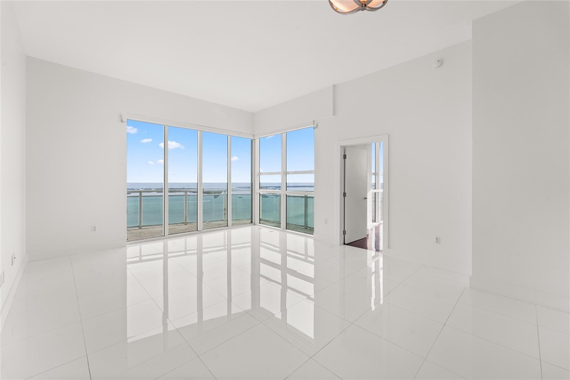 950 Brickell Bay Dr 5411