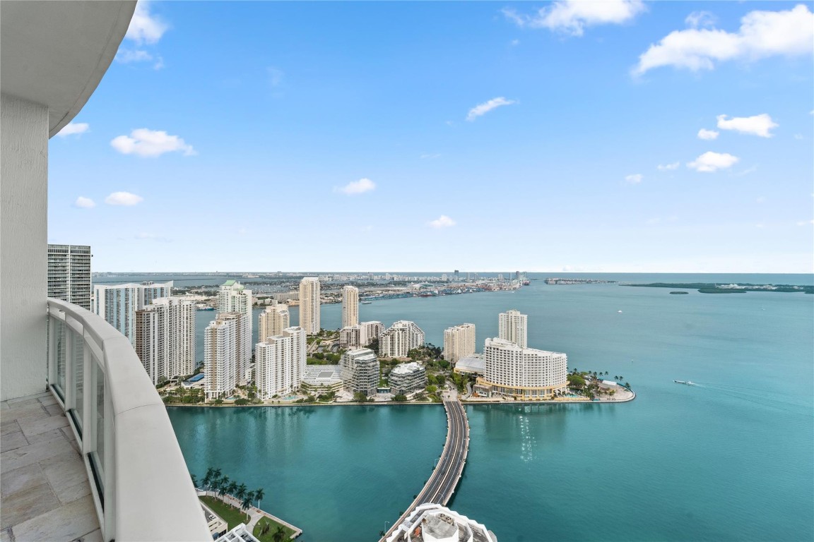 950 Brickell Bay Dr 5411